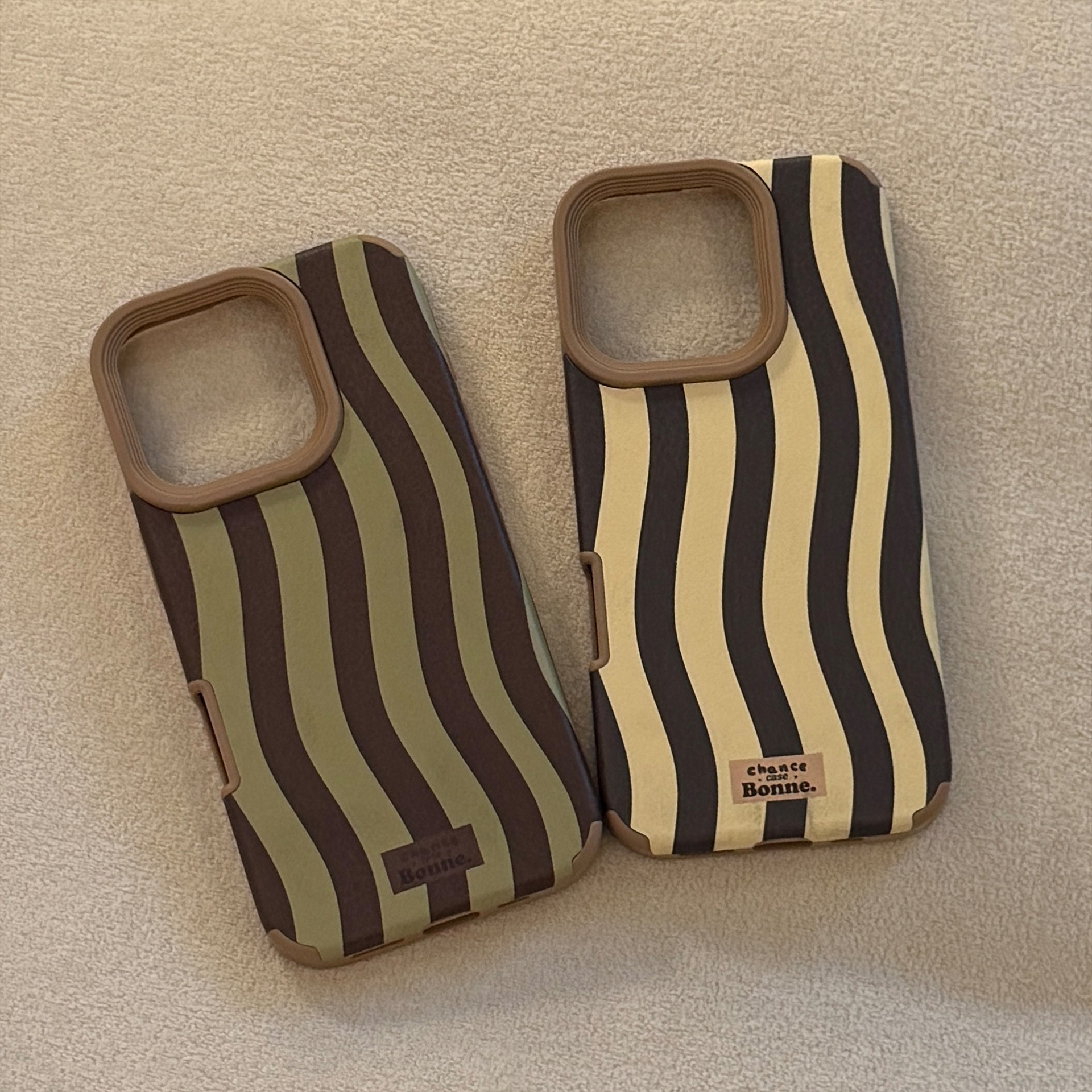 Vintage Wavy Striped Leather T – обзор и цена Phone Cases Vintage